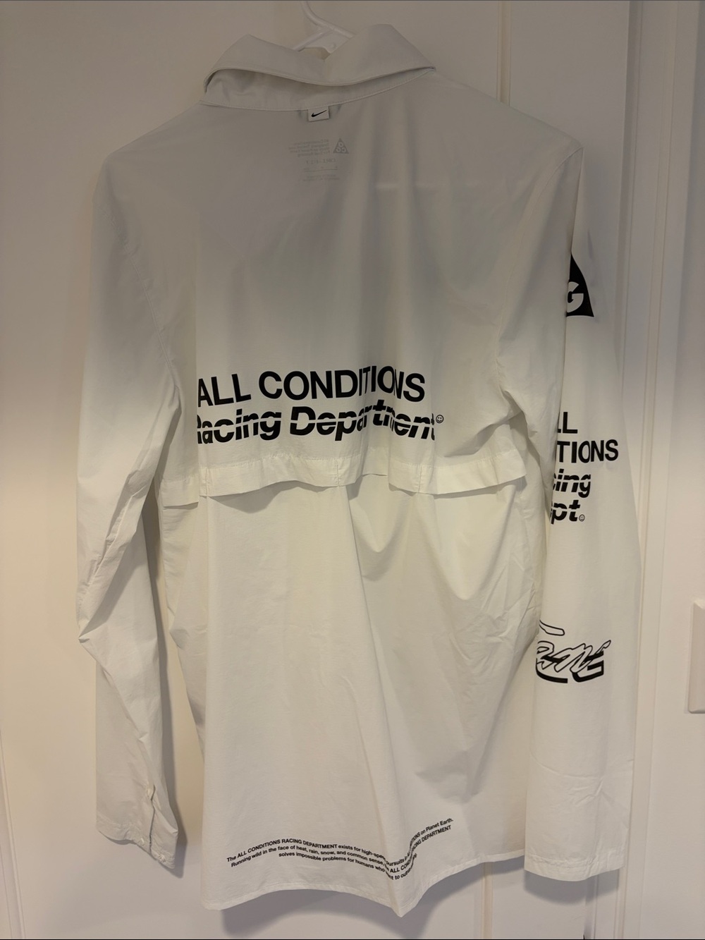 Nike ACG Shirt size small - Picture 3 of 3
